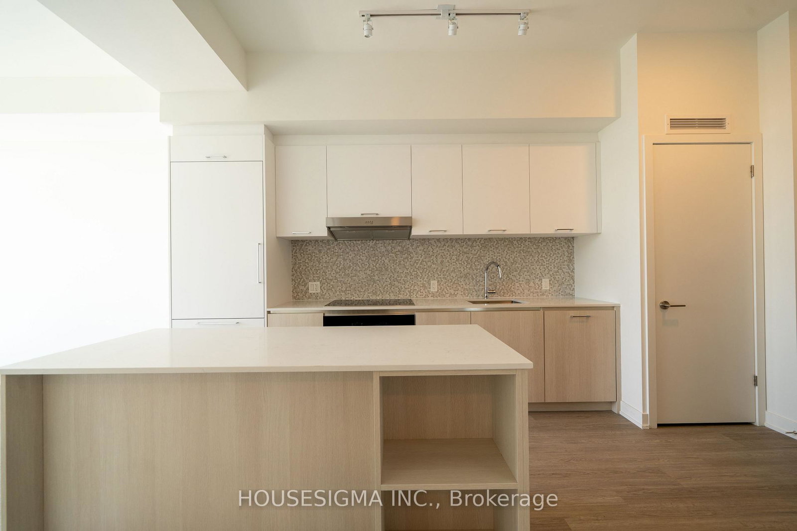 8188-yonge-street-vaughan-ontario-n13421008