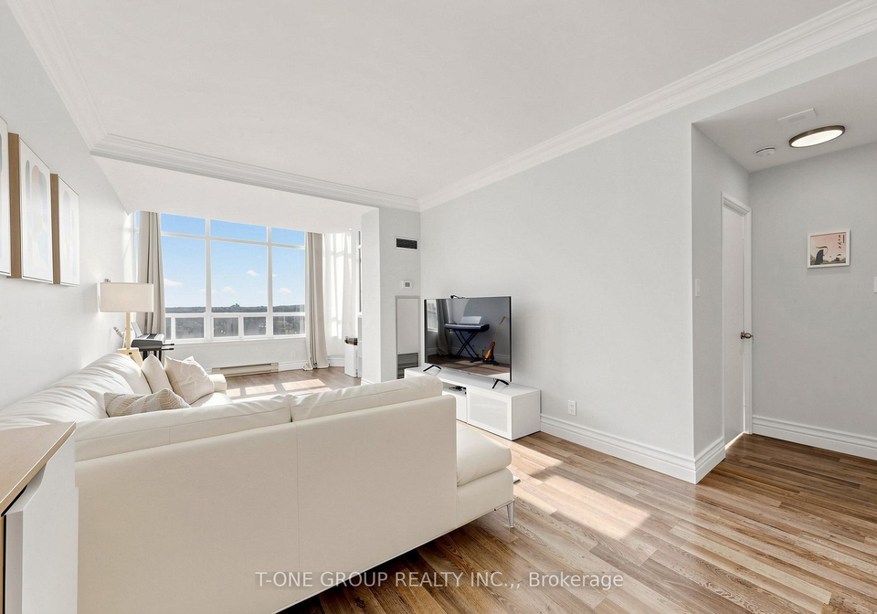 22-clarissa-drive-richmond-hill-ontario-n13421352