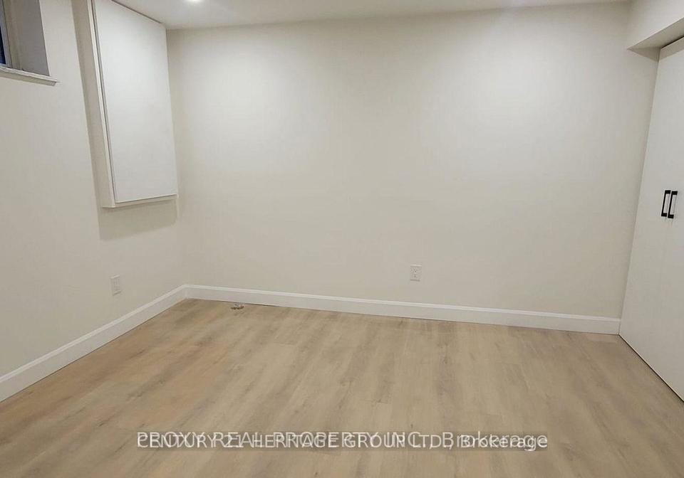 127-harrison-drive-newmarket-ontario-n13421872