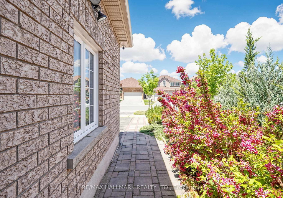 127-humberland-drive-richmond-hill-ontario-n13422546