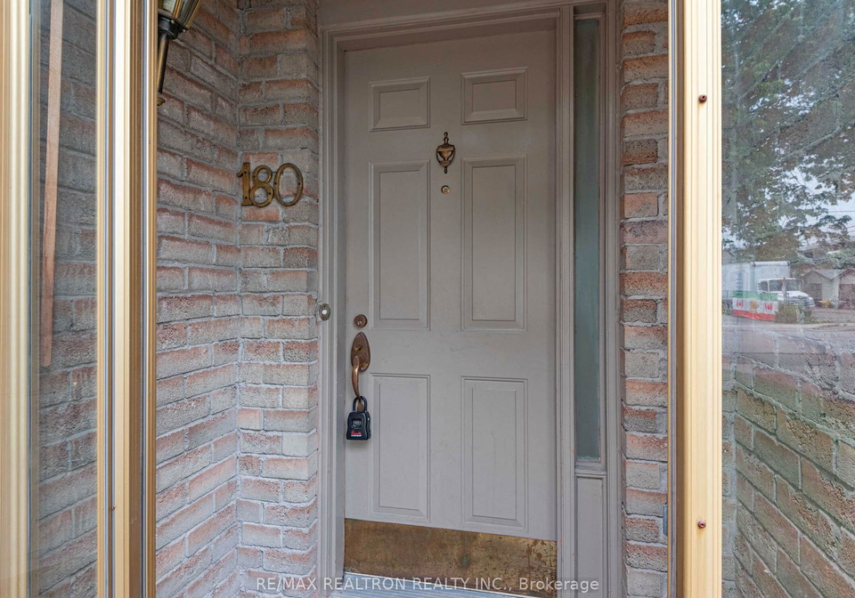 180-observatory-lane-richmond-hill-ontario-n13425002