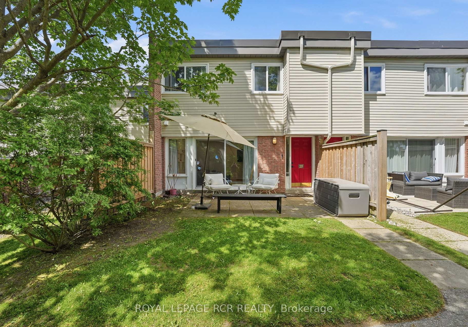 215-milestone-crescent-aurora-ontario-n13425492