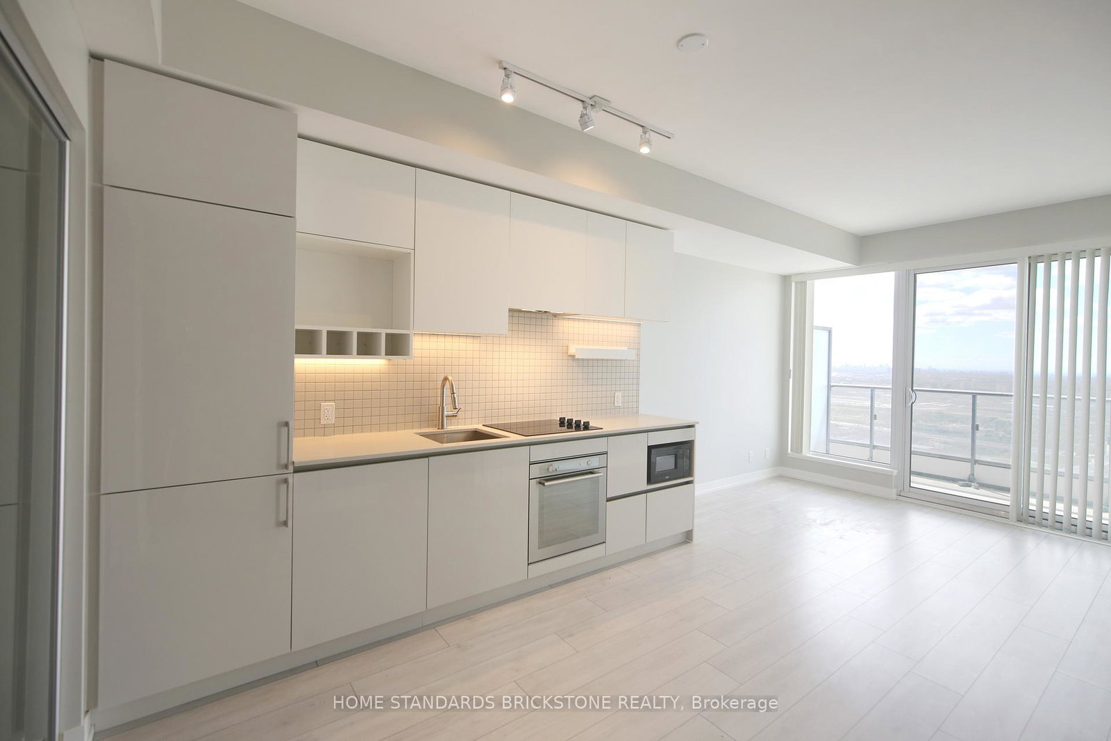 898-portage-parkway-vaughan-ontario-n13426924