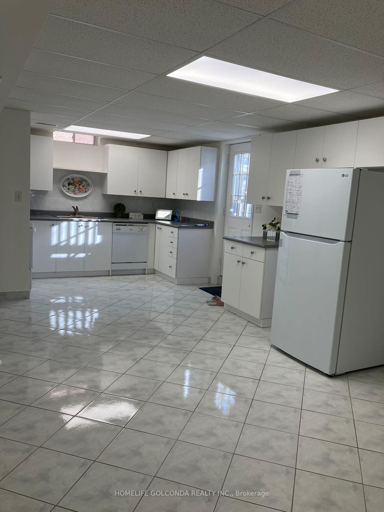 5-hacienda-drive-richmond-hill-ontario-n13427710