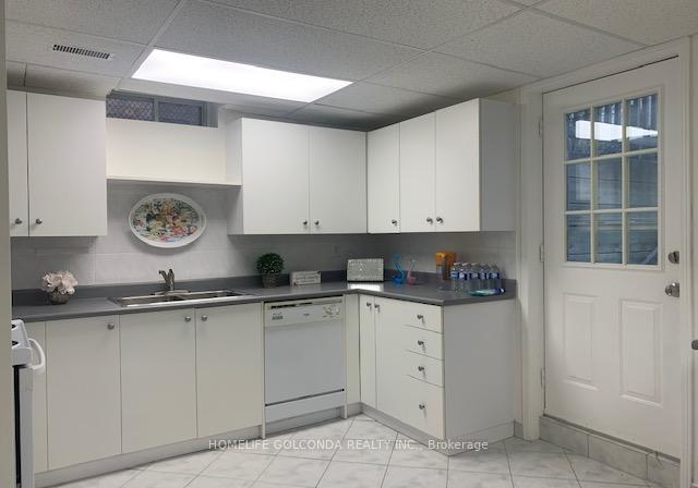 5-hacienda-drive-richmond-hill-ontario-n13427710