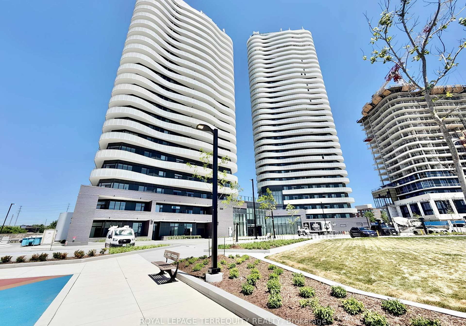 10-flavelle-trail-vaughan-ontario-n13428794