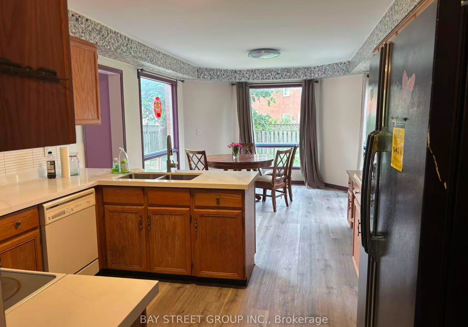 107-stave-crescent-richmond-hill-ontario-n13429092