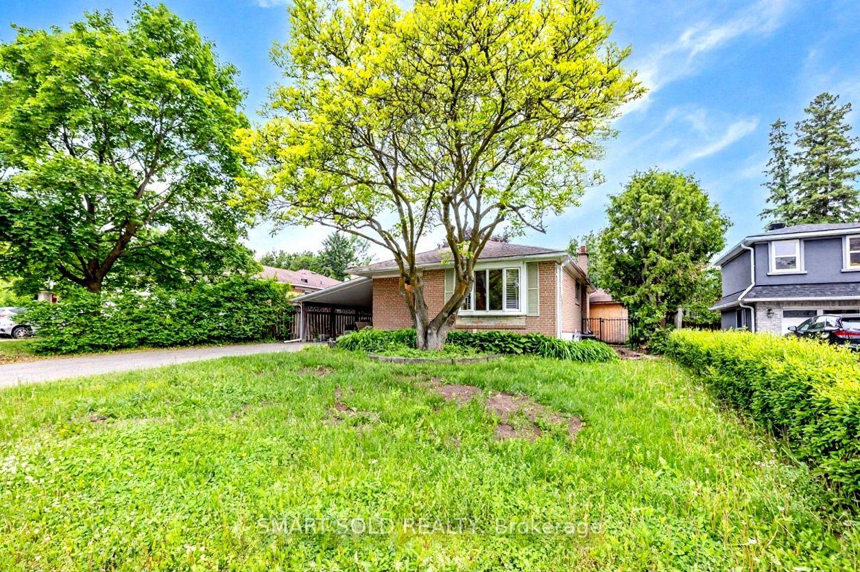 10-holman-crescent-aurora-ontario-n13429646