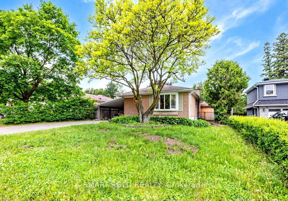 10-holman-crescent-aurora-ontario-n13429646