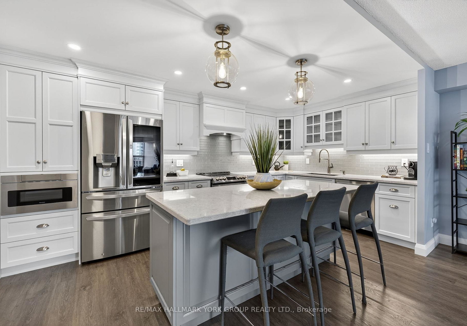 250-davis-drive-newmarket-ontario-n13433368