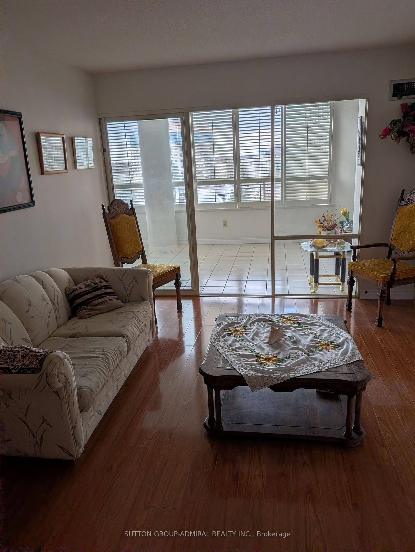 7-townsgate-drive-vaughan-ontario-n13433784