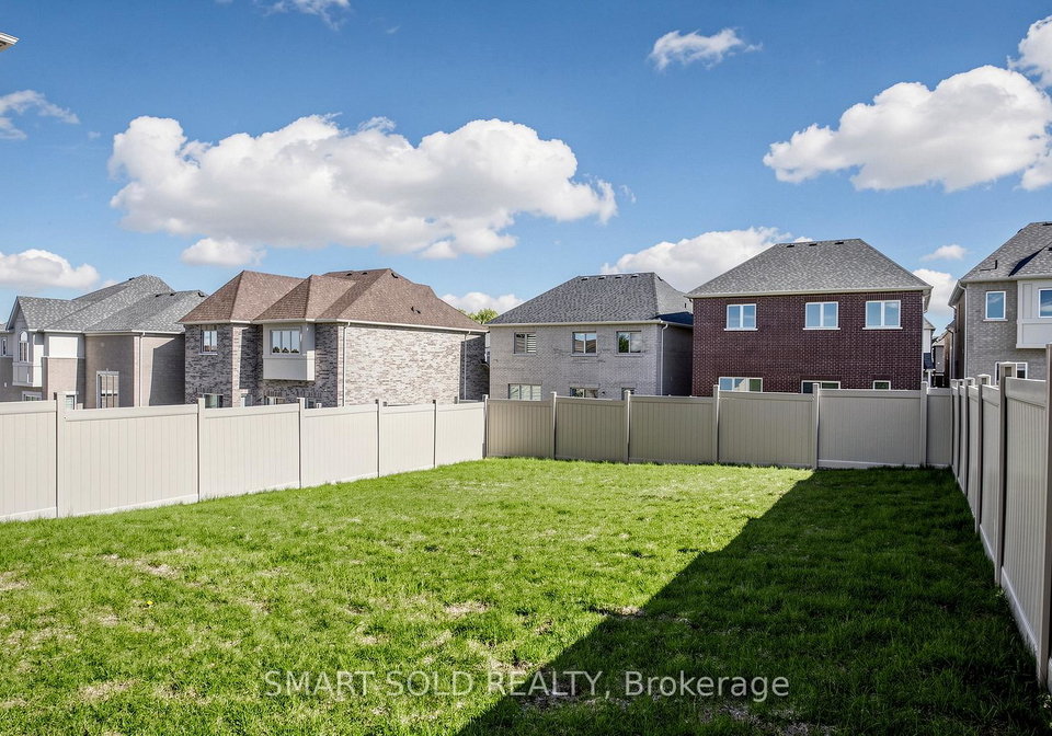 8-slater-court-east-gwillimbury-ontario-n13434542