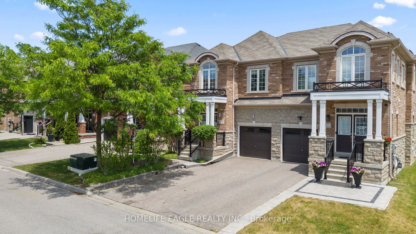 19-gentile-circle-vaughan-ontario-n13435128