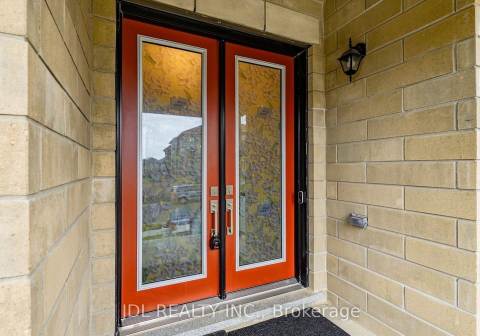 4-fair-winds-lane-east-gwillimbury-ontario-n13435760