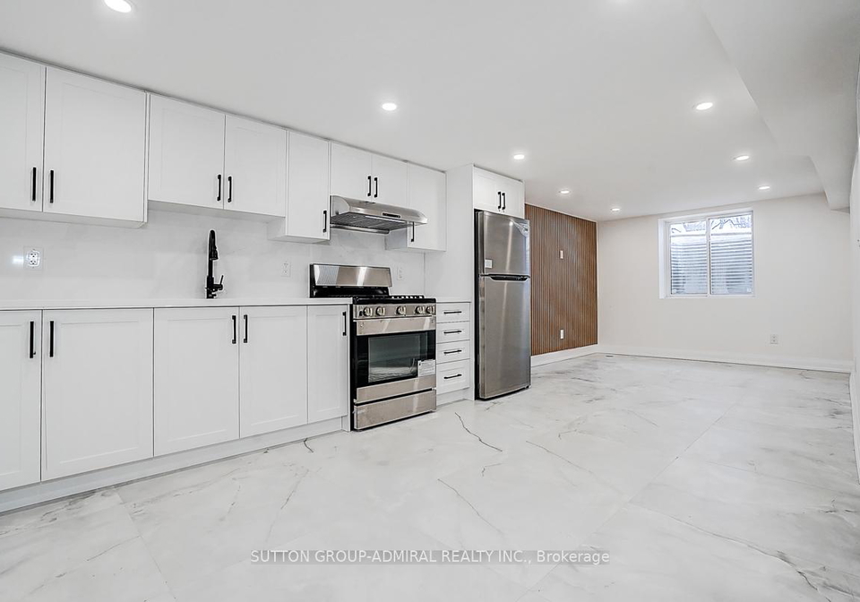 176-cherrywood-drive-newmarket-ontario-n13436112