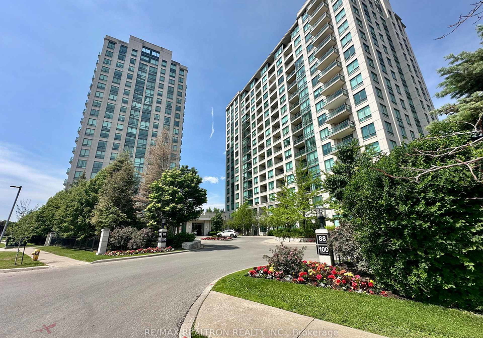88-promenade-circle-vaughan-ontario-n13436298