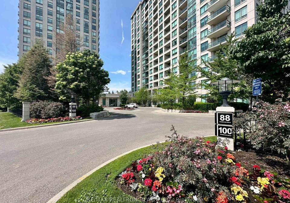 88-promenade-circle-vaughan-ontario-n13436298