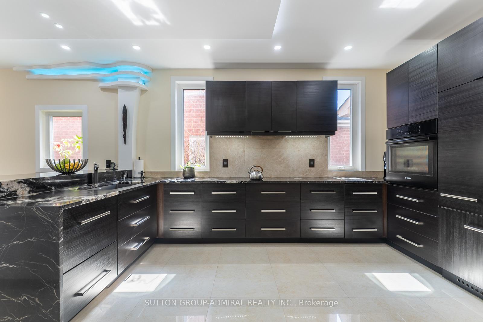 626-college-manor-drive-newmarket-ontario-n13436840