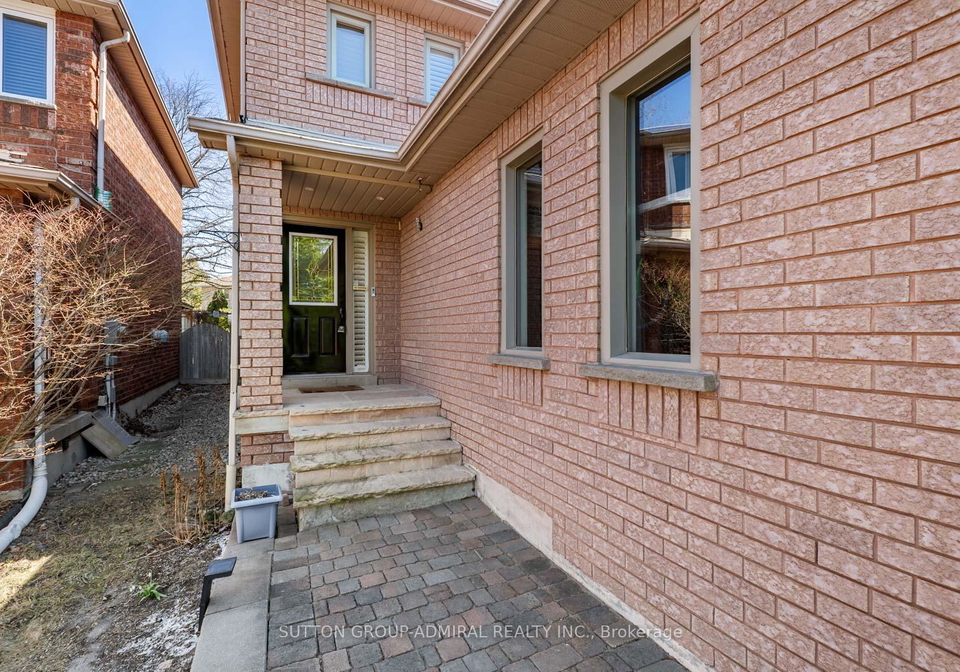 626-college-manor-drive-newmarket-ontario-n13436840