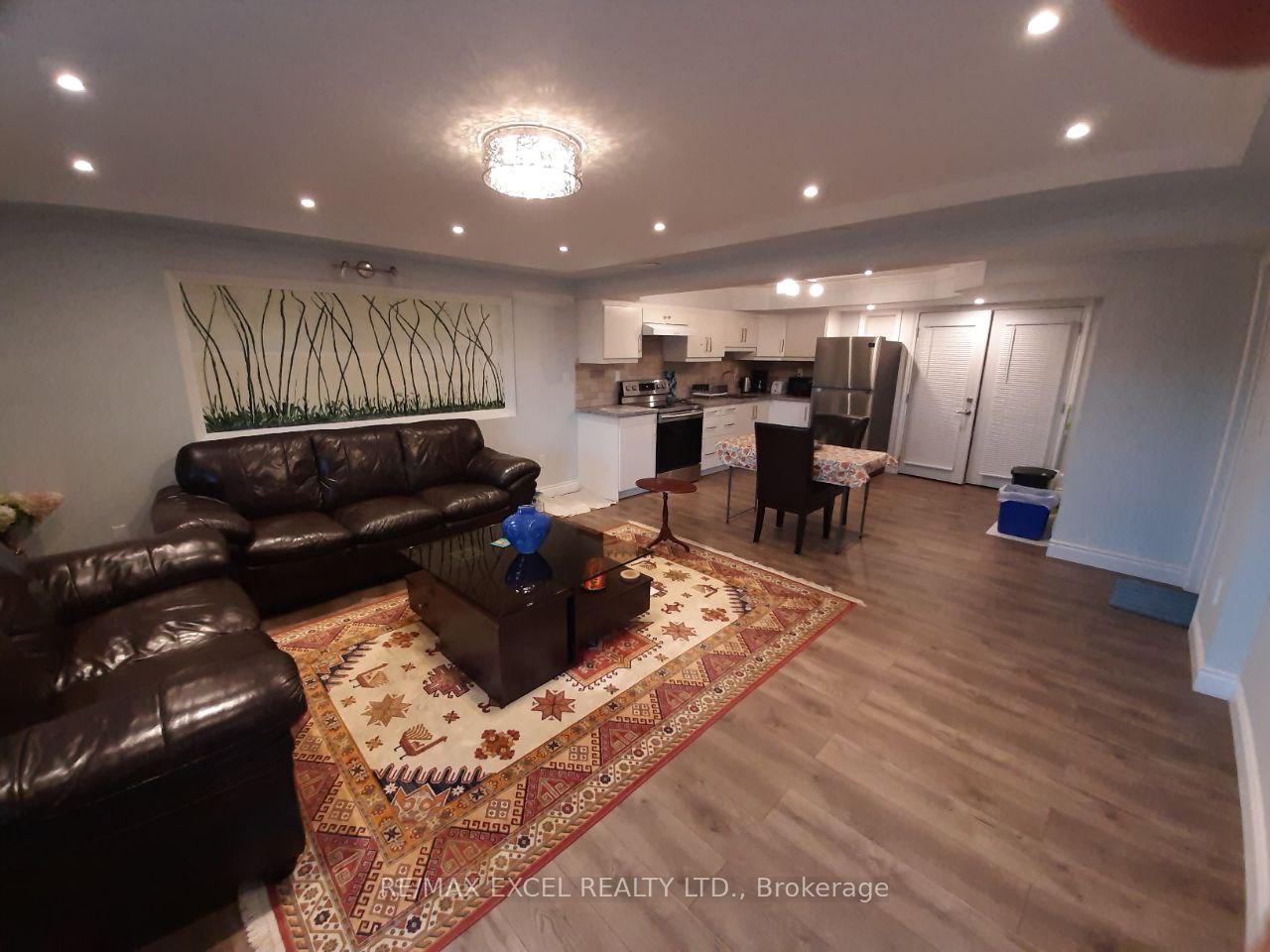 276-degraaf-crescent-aurora-ontario-n13437774