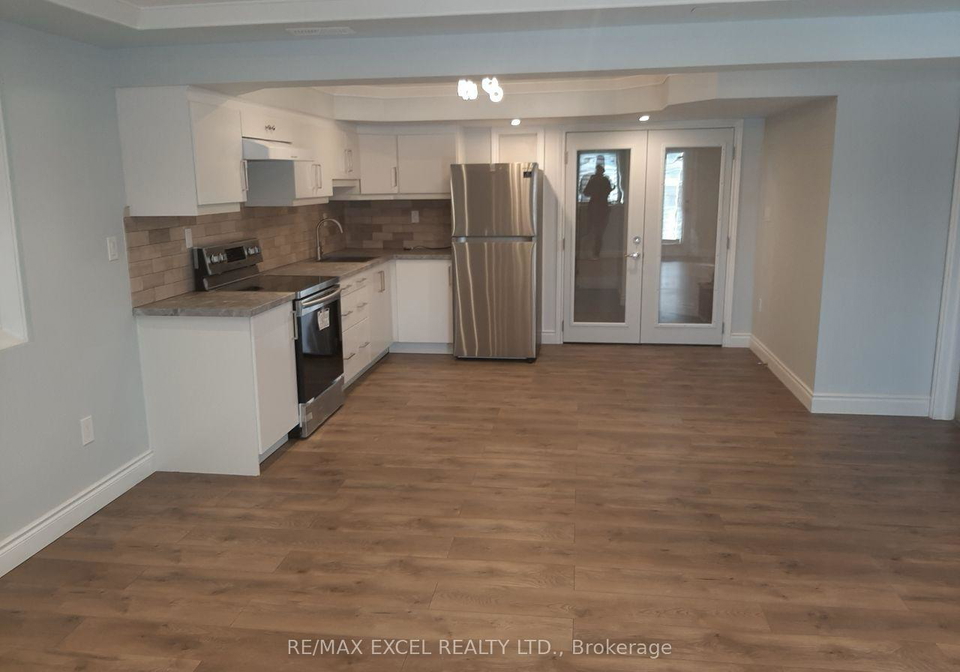 276-degraaf-crescent-aurora-ontario-n13437774