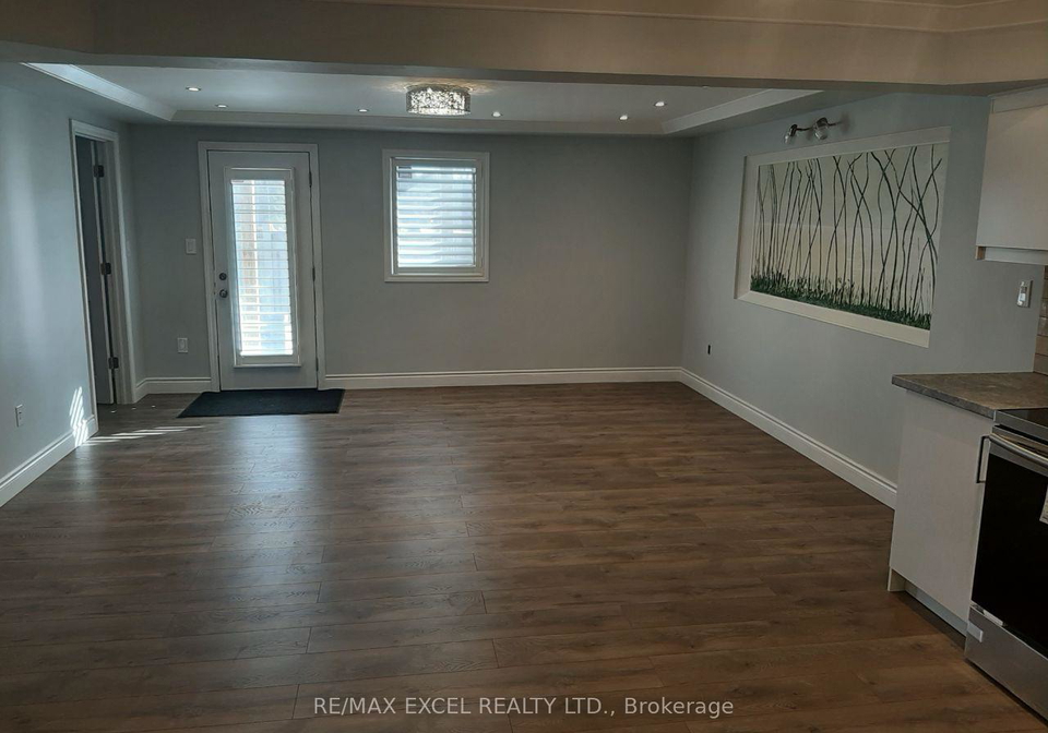 276-degraaf-crescent-aurora-ontario-n13437774