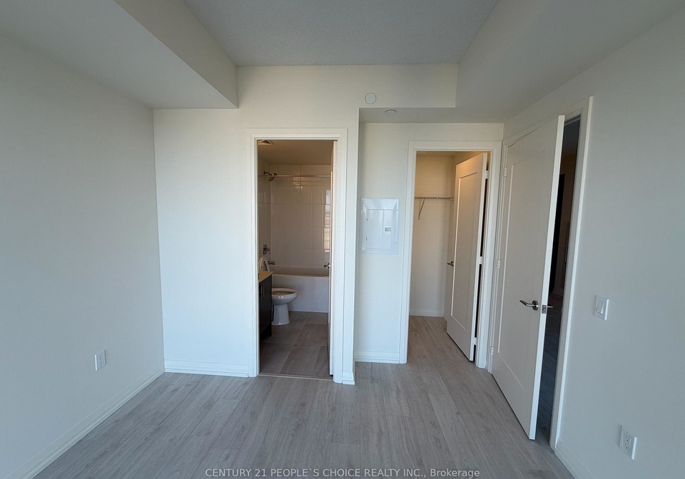 27-korda-gate-vaughan-ontario-n13438374