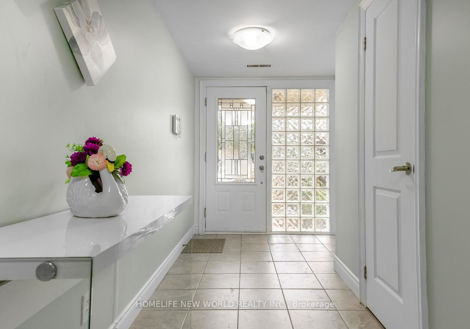 61-poplar-crescent-aurora-ontario-n13438900