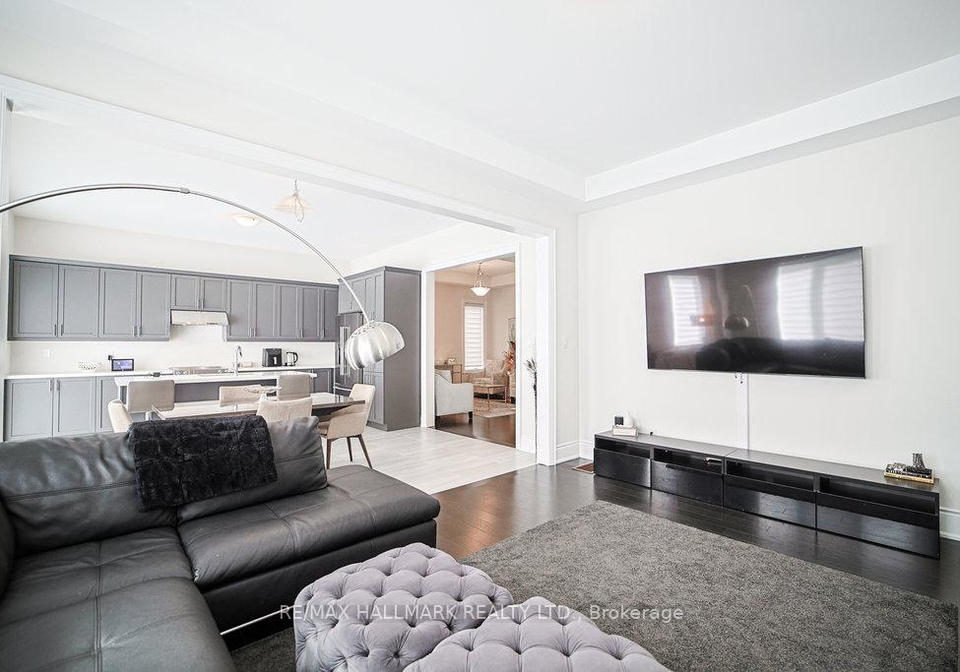 25-kentledge-avenue-east-gwillimbury-ontario-n13439910