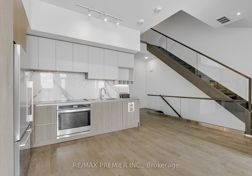 7-buttermill-avenue-vaughan-ontario-n13440444