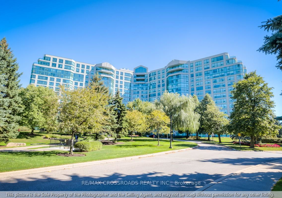 7825-bayview-avenue-markham-ontario-n13440910
