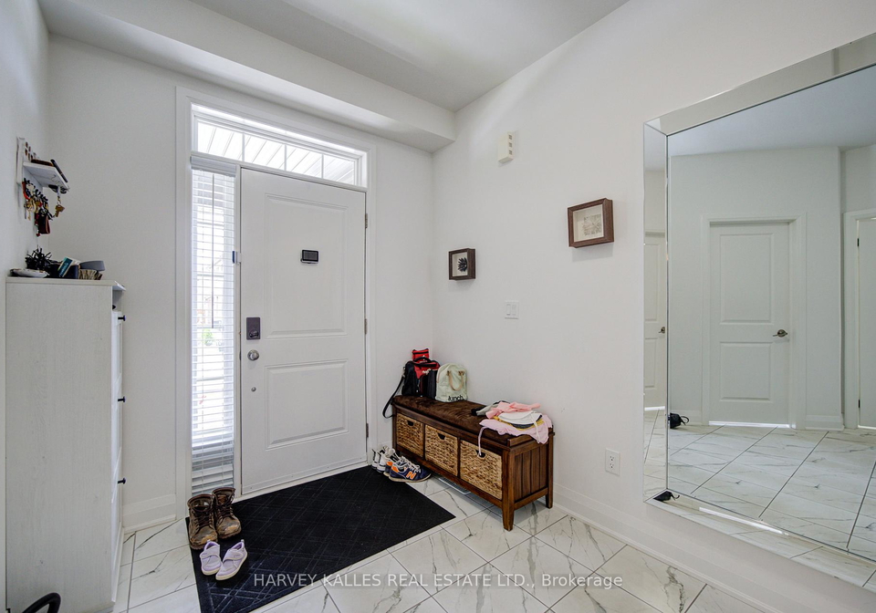 33-concert-hill-way-east-gwillimbury-ontario-n13444084