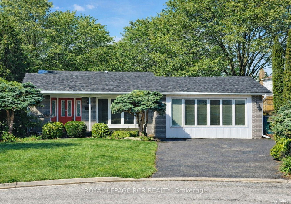 827-legge-court-newmarket-ontario-n13444658