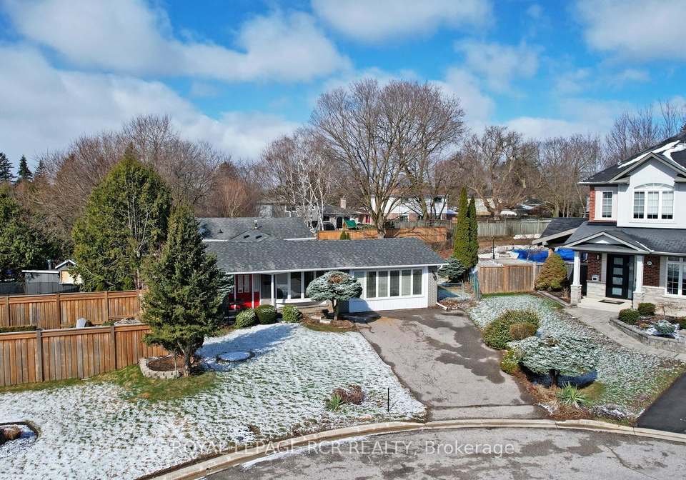 827-legge-court-newmarket-ontario-n13444658
