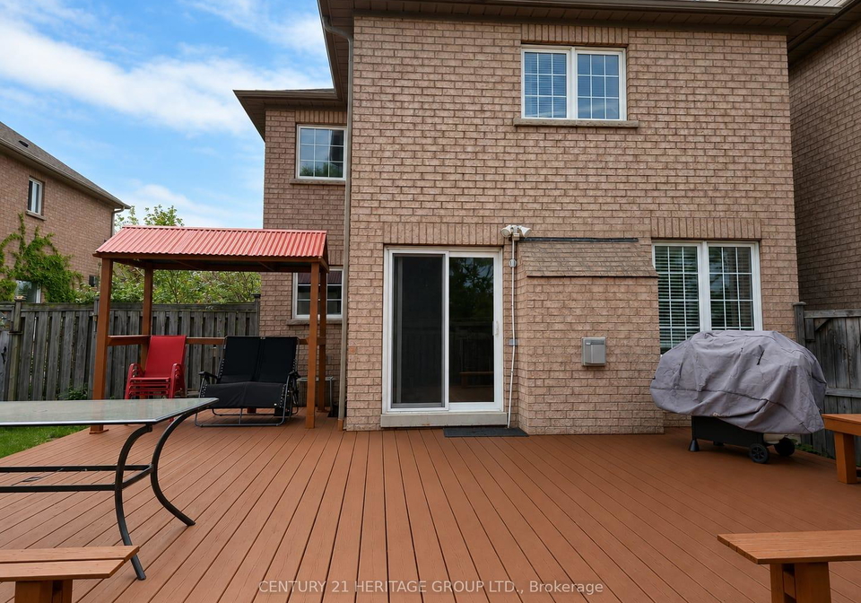 44-starr-crescent-aurora-ontario-n13445276