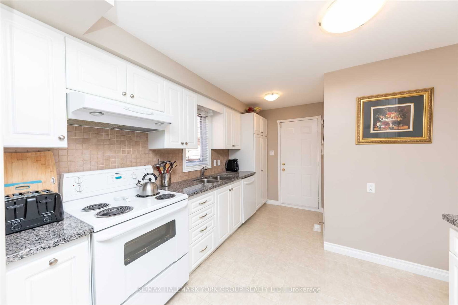 22-cashel-court-aurora-ontario-n13445786