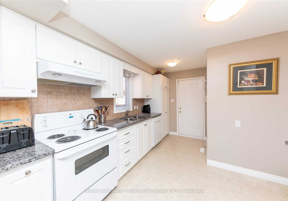 22-cashel-court-aurora-ontario-n13445786