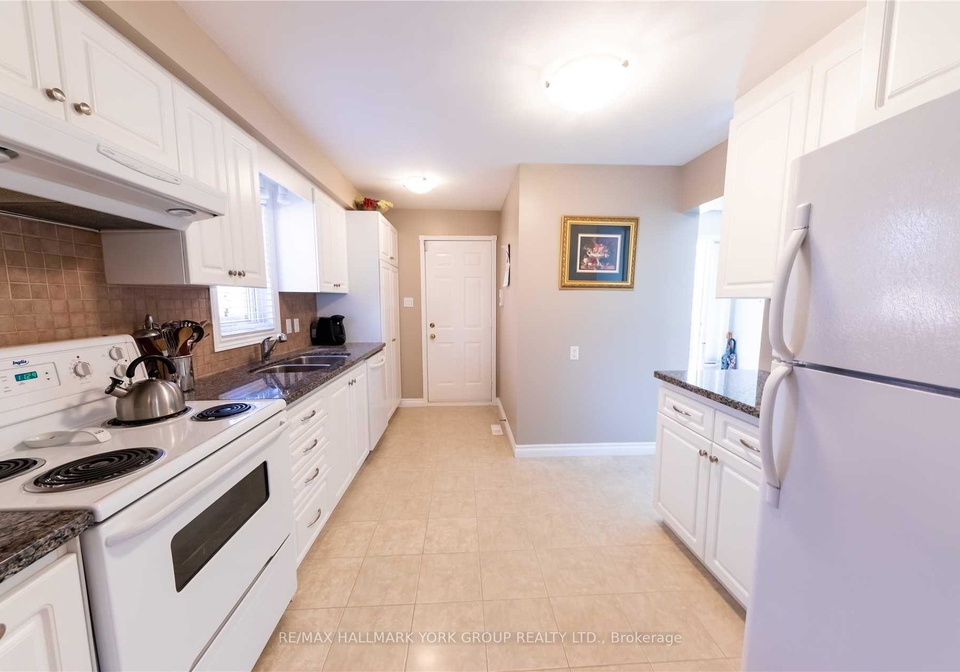 22-cashel-court-aurora-ontario-n13445786