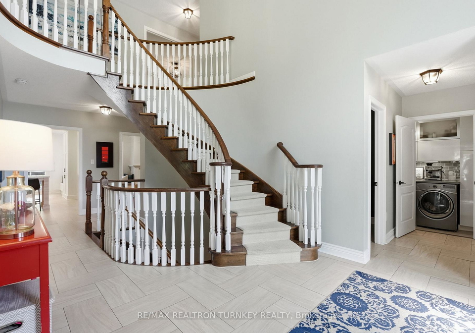 818-exceller-circle-newmarket-ontario-n13447420