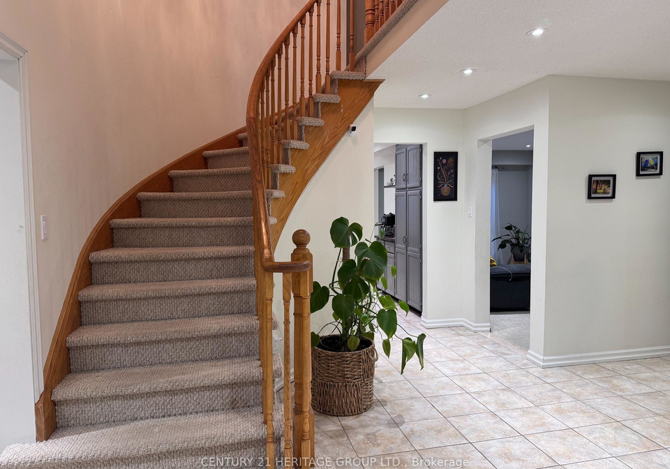 45-stiver-drive-newmarket-ontario-n13448206