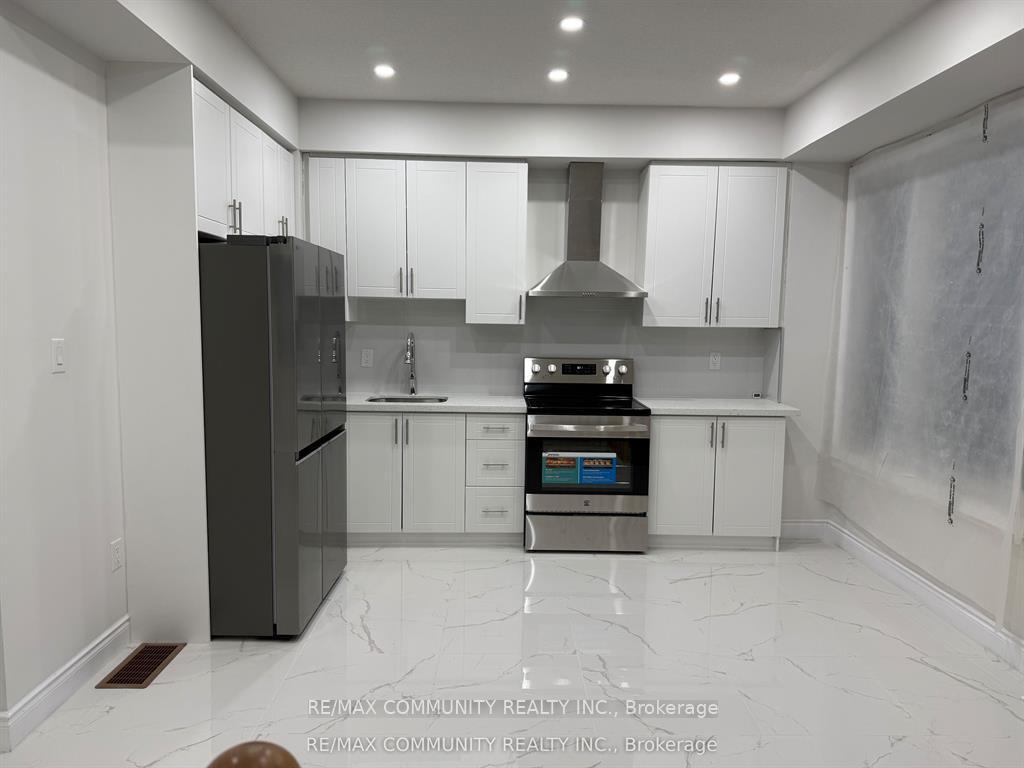 387-tennant-circle-vaughan-ontario-n13448766