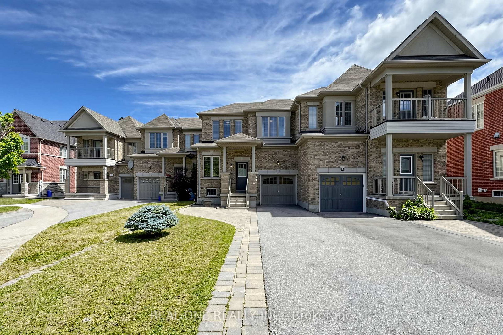 11-moores-court-markham-ontario-n13448952