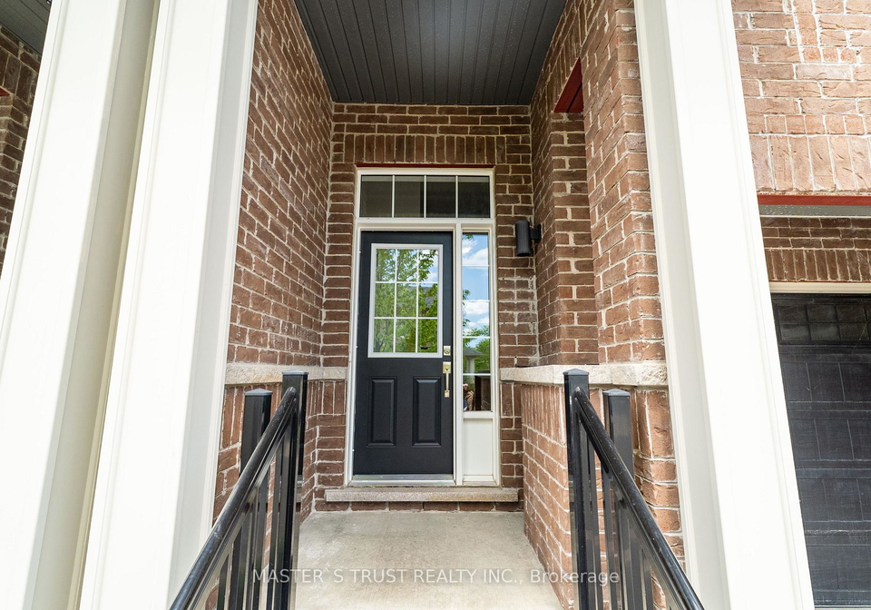 183-harding-park-street-newmarket-ontario-n13449068