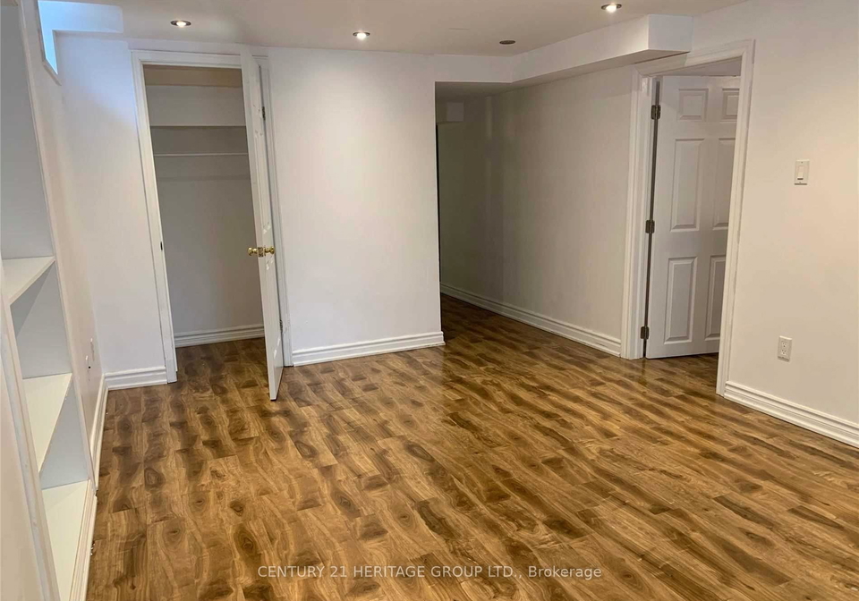 27-hammond-drive-aurora-ontario-n13449572