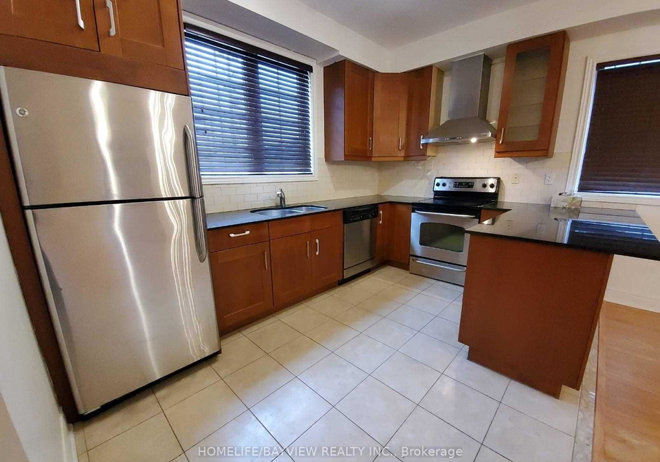 215-16th-avenue-richmond-hill-ontario-n13450392