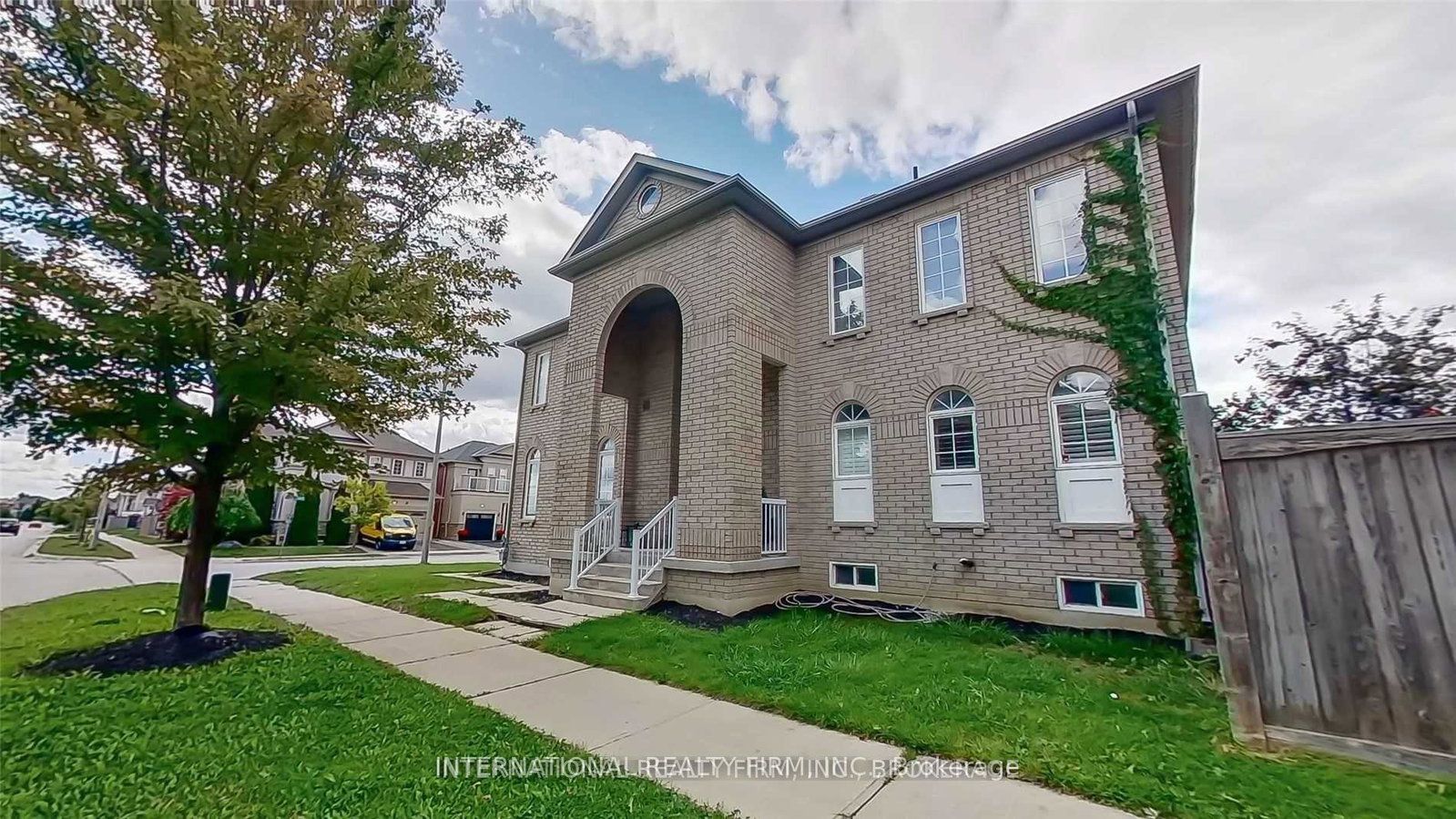 2-dolce-crescent-vaughan-ontario-n13452256