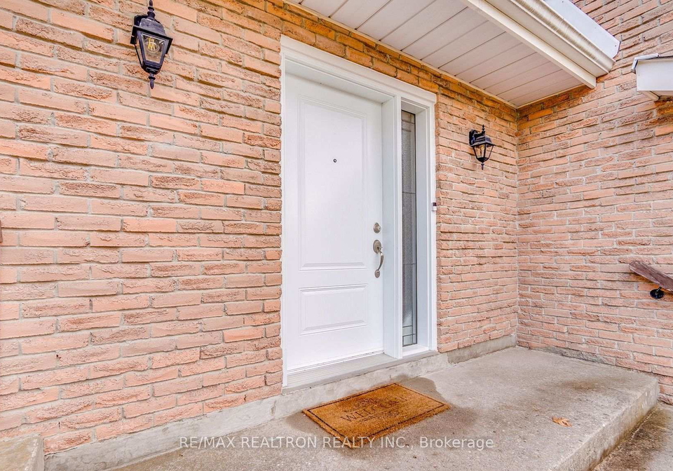122-rutledge-avenue-newmarket-ontario-n13454116