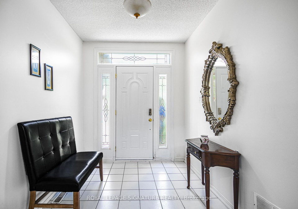 432-alex-doner-drive-newmarket-ontario-n13454438