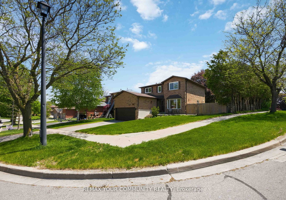 251-osmond-crescent-newmarket-ontario-n13454784