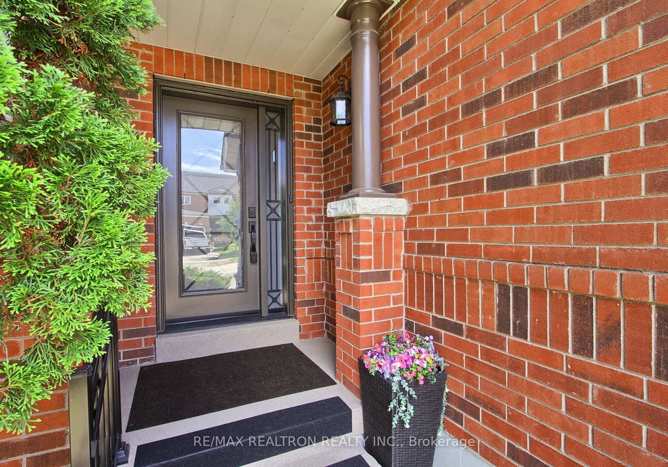 233-denise-circle-newmarket-ontario-n13455698